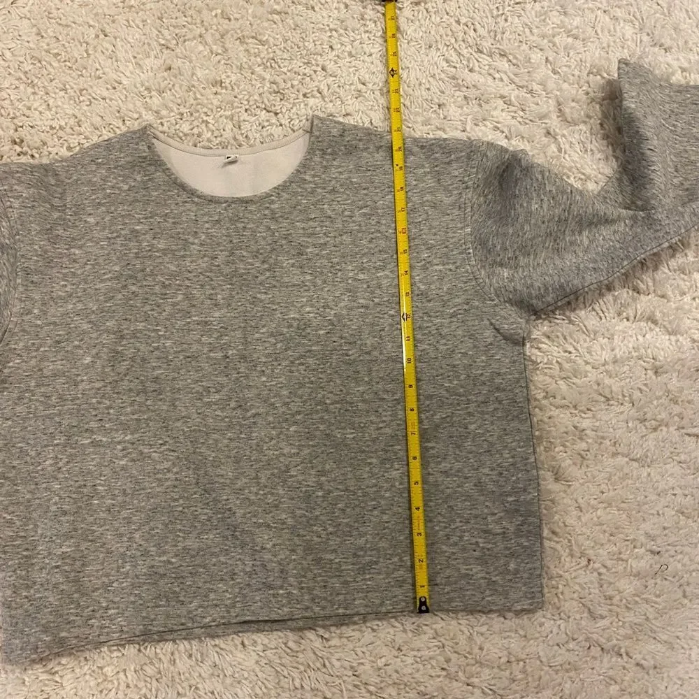 Uniqlo Gray French Terry Knit Long Sleeve Crewneck Crop Boxy Sweater Medium